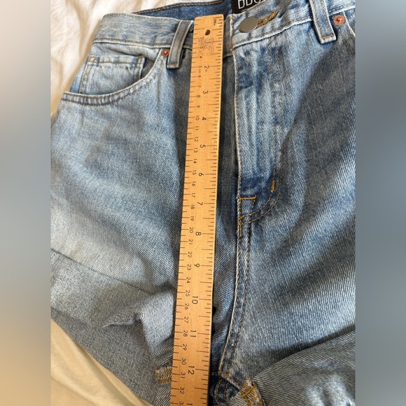 BDG NWT Urban Outfitters high rise Mom Jean shorts indigo denim - Picture 8 of 13